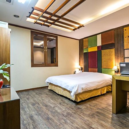 Fiore Hotel Gumi Екстер'єр фото