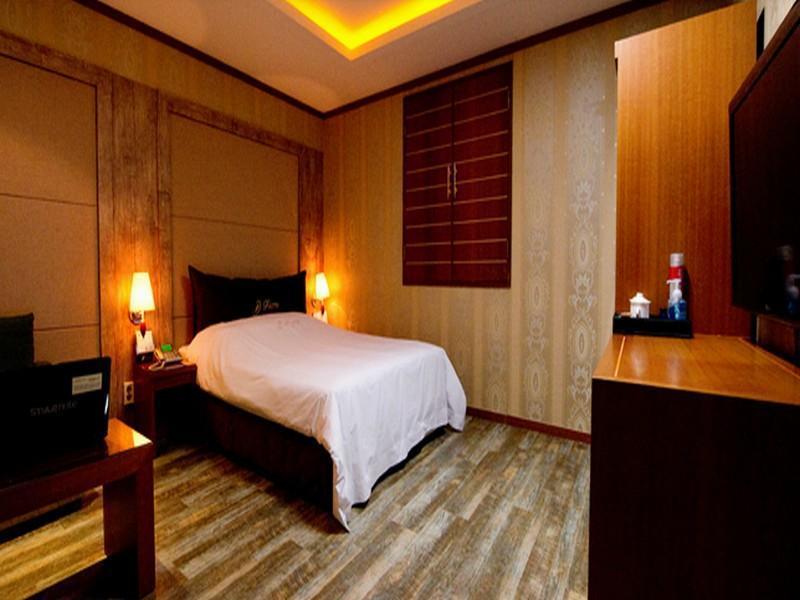 Fiore Hotel Gumi Екстер'єр фото