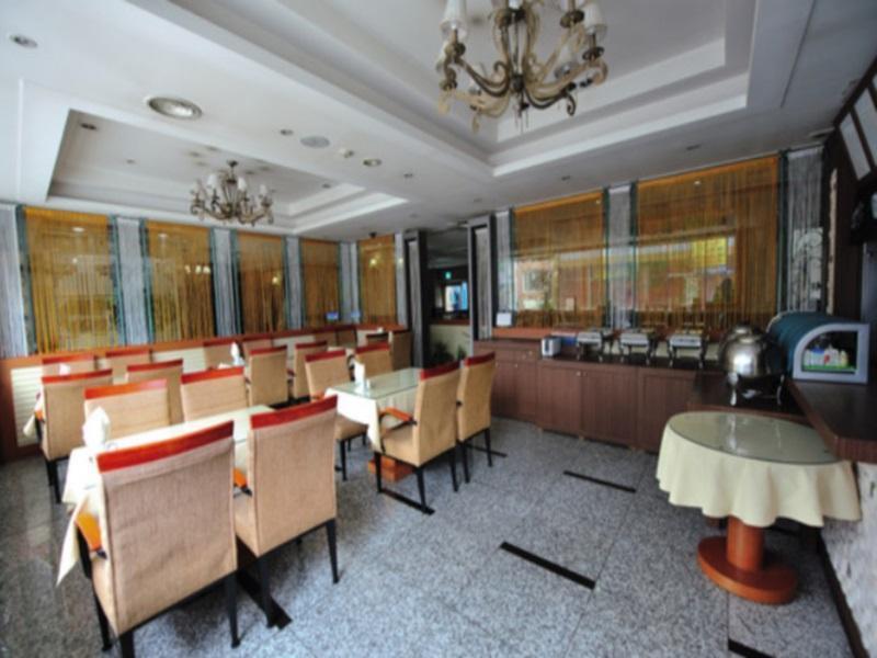 Fiore Hotel Gumi Екстер'єр фото