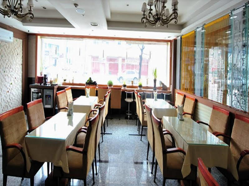 Fiore Hotel Gumi Екстер'єр фото