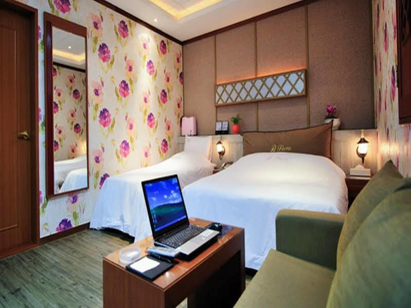 Fiore Hotel Gumi Екстер'єр фото