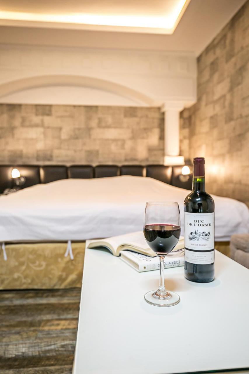 Fiore Hotel Gumi Екстер'єр фото