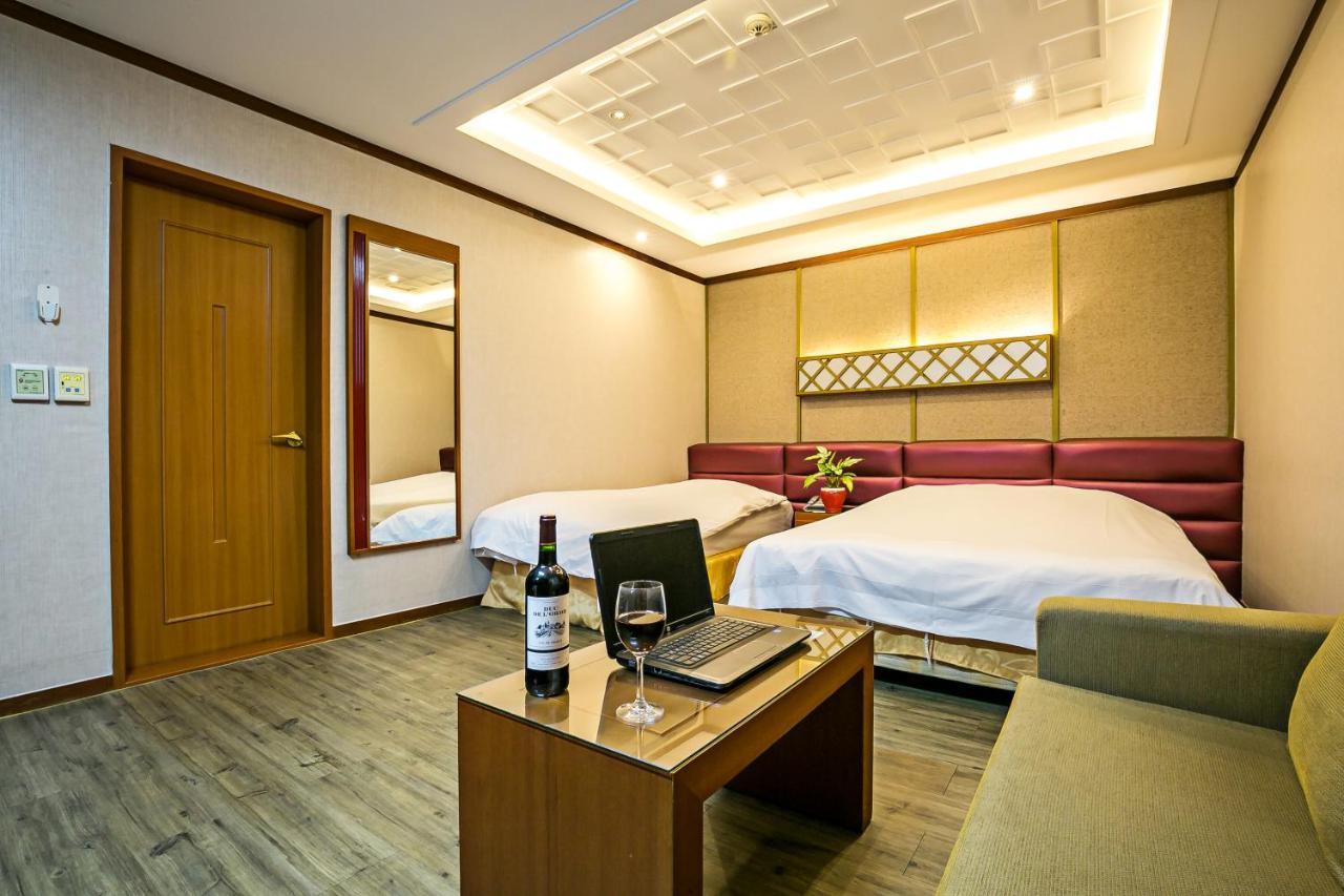 Fiore Hotel Gumi Екстер'єр фото