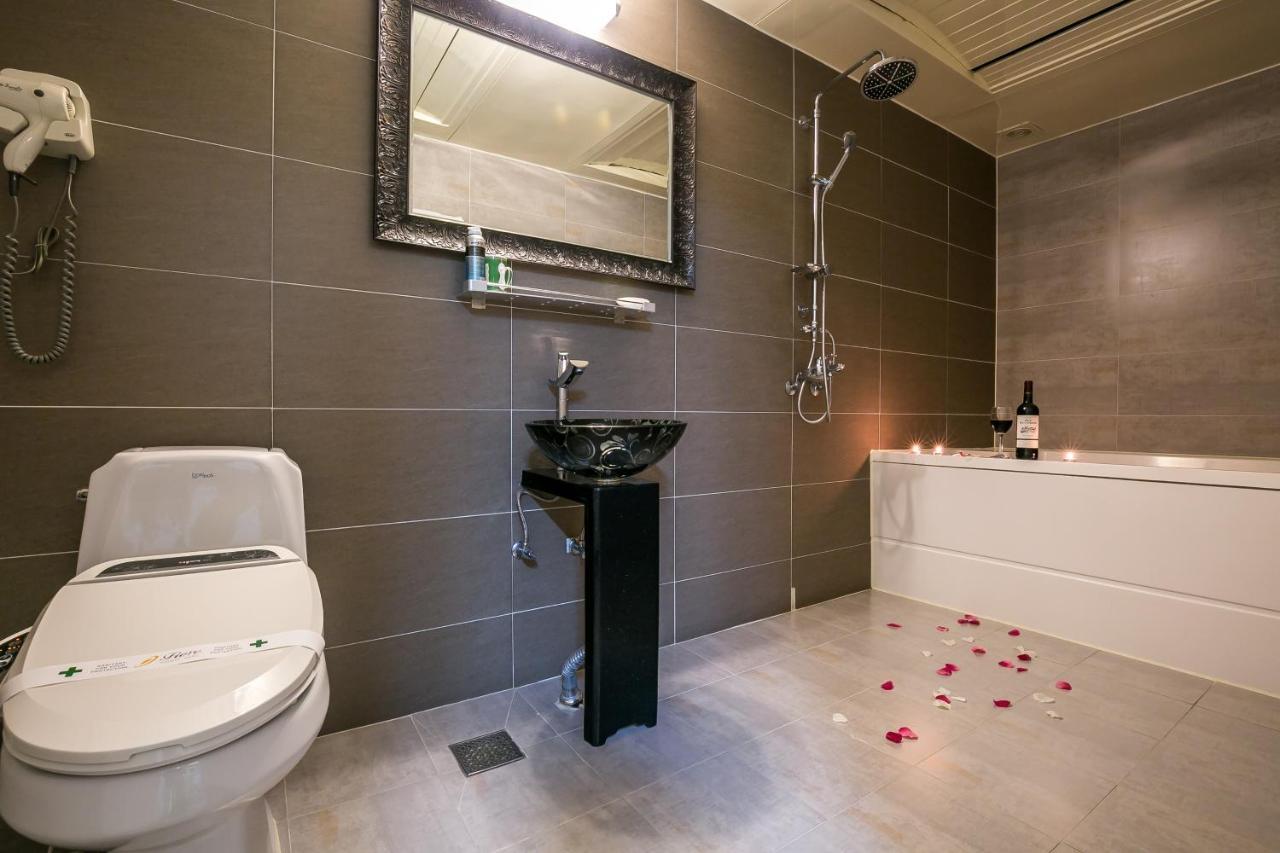 Fiore Hotel Gumi Екстер'єр фото